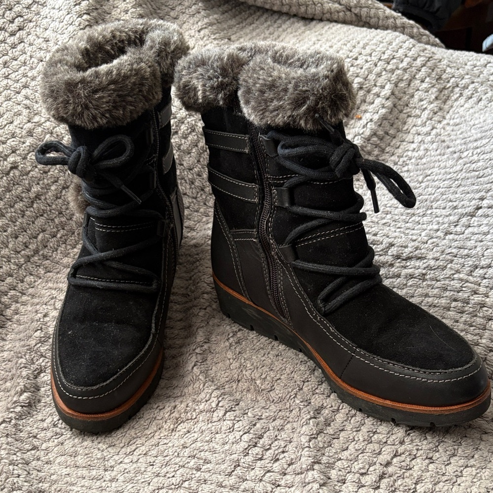 Dr. Scholl's Black Faux-Fur Cuff Lace-Up Winter Boots